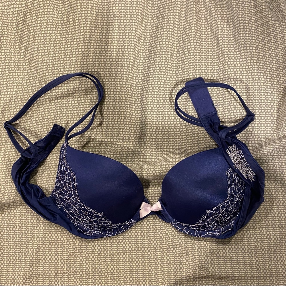 Navy “Very Sexy” bra